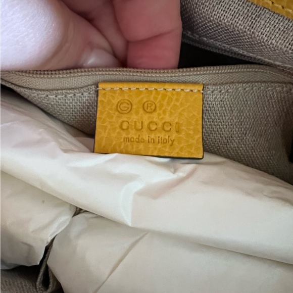 Authentic *New* Gucci Yellow Crossbody - Picture 5 of 10
